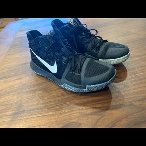 Kyrie 5 Basketball Shoes